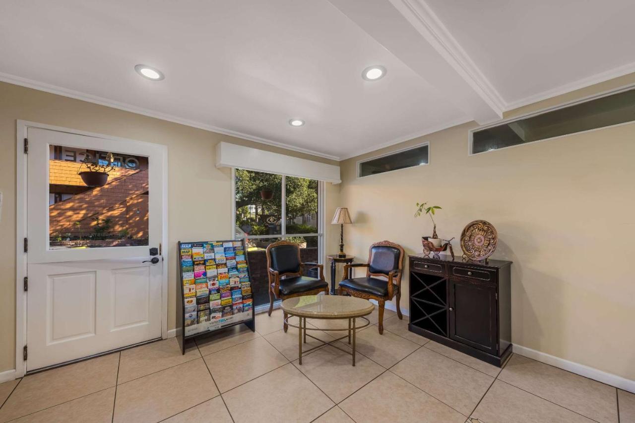 Clarion Collection Carmel Oaks Inn Exteriér fotografie