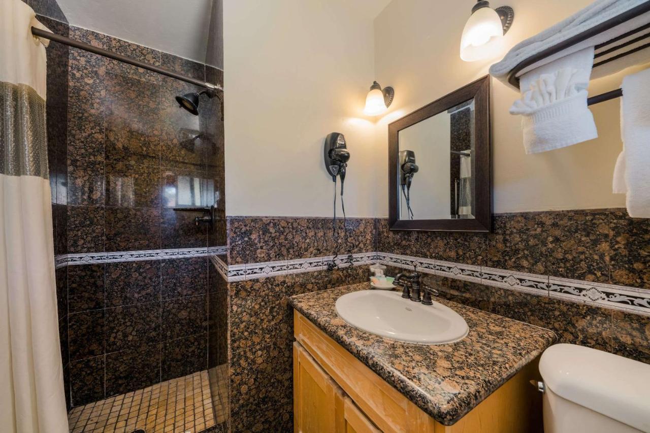 Clarion Collection Carmel Oaks Inn Exteriér fotografie