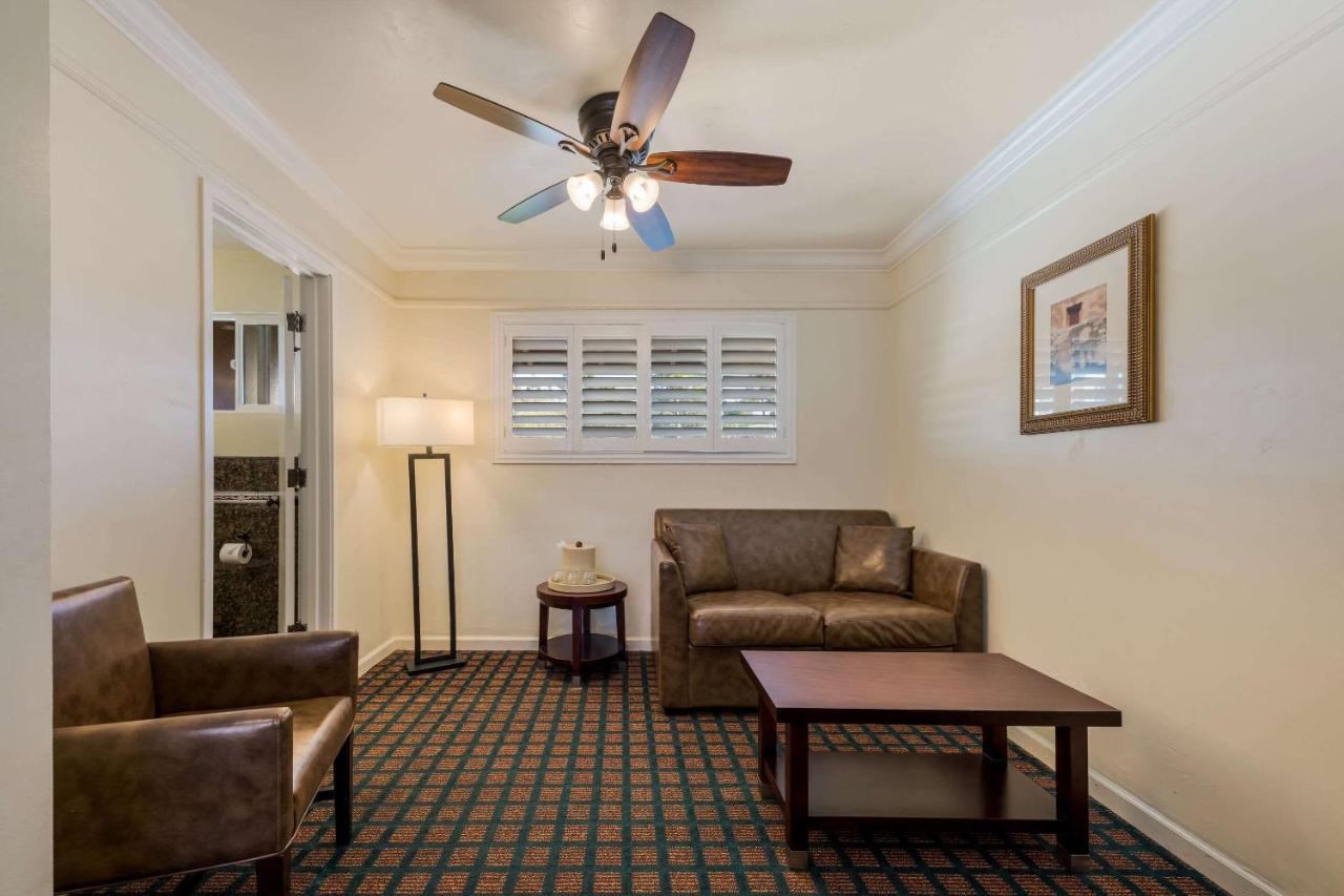 Clarion Collection Carmel Oaks Inn Exteriér fotografie