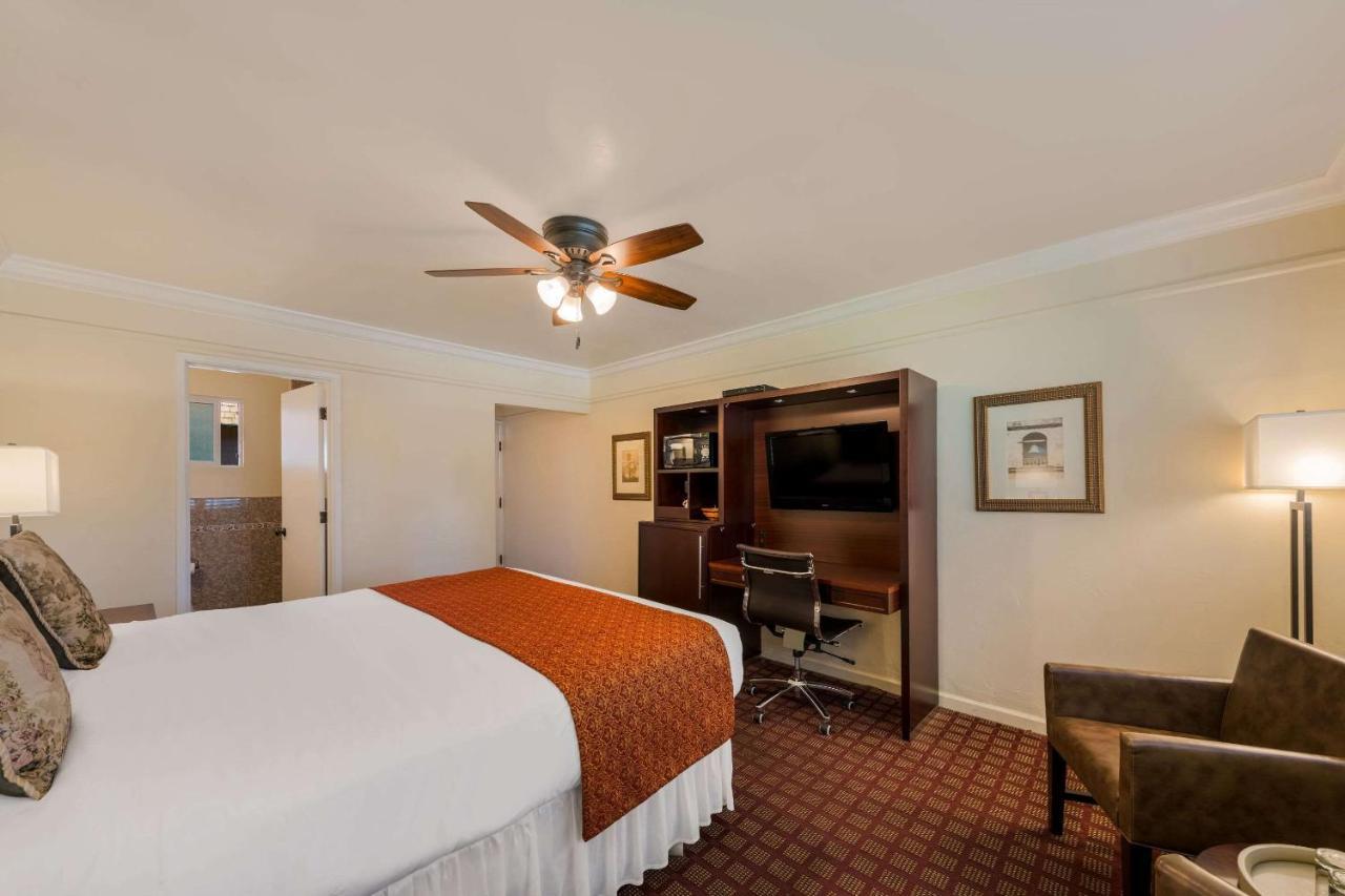 Clarion Collection Carmel Oaks Inn Exteriér fotografie