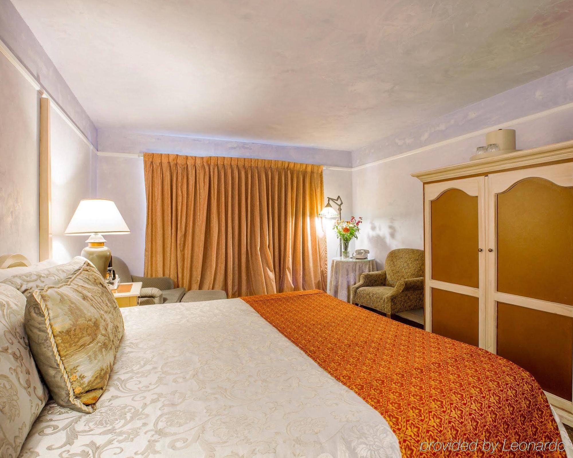 Clarion Collection Carmel Oaks Inn Exteriér fotografie